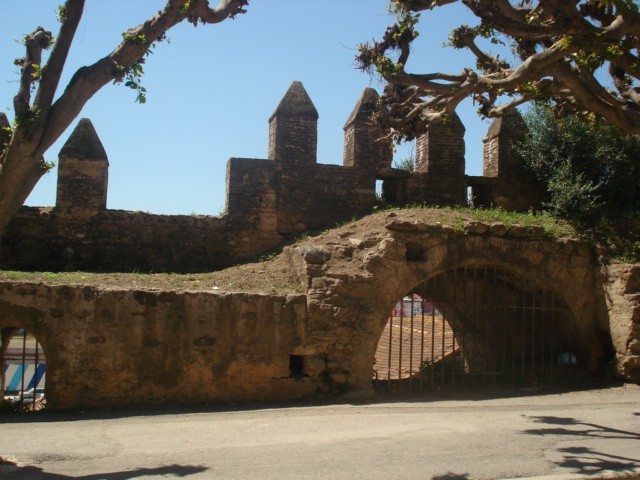 Remparts Hammadites - Sites Historiques et Monuments à Béjaïa — photo 3